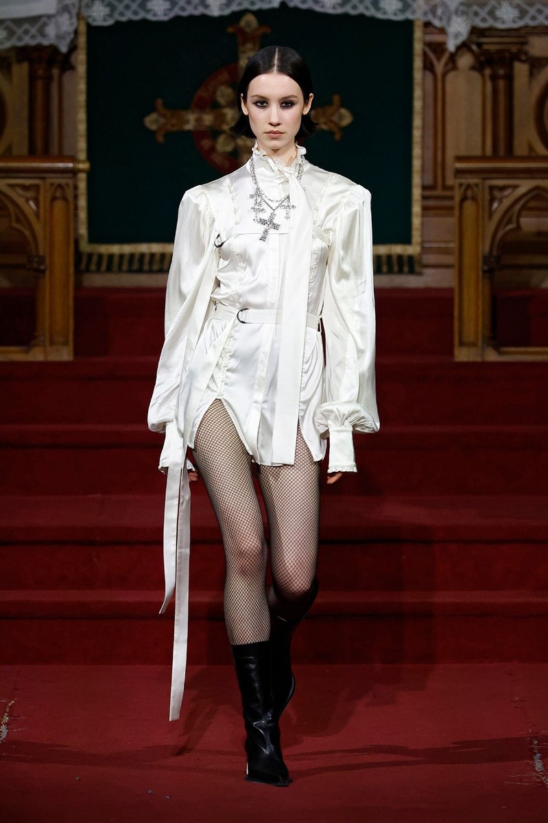 Look 16
