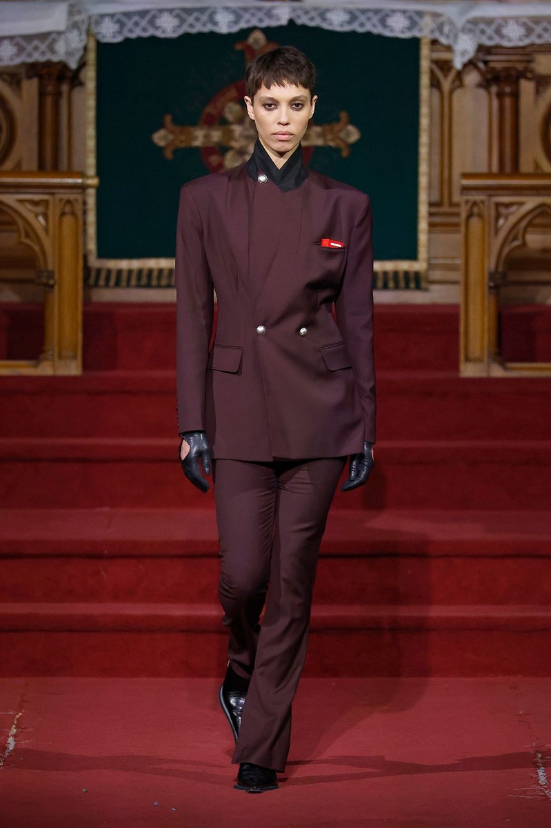 Look 18