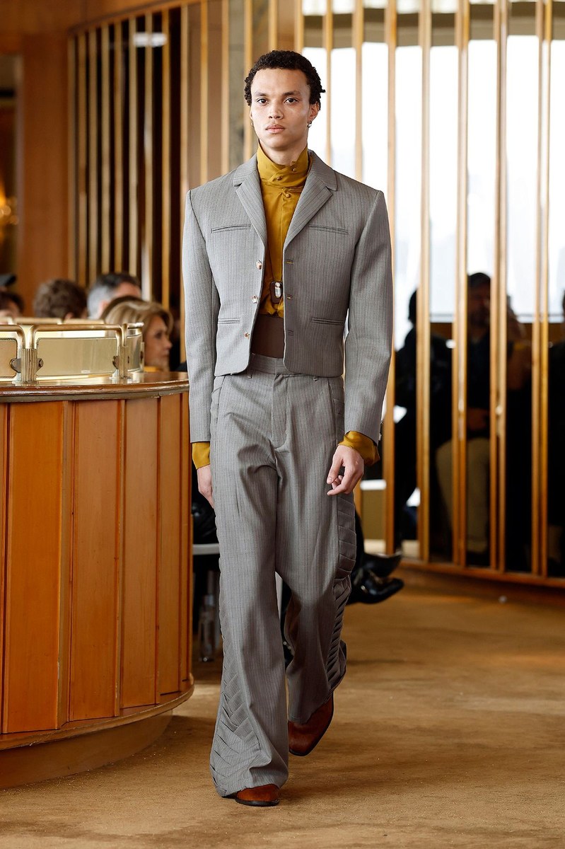 Look 11
