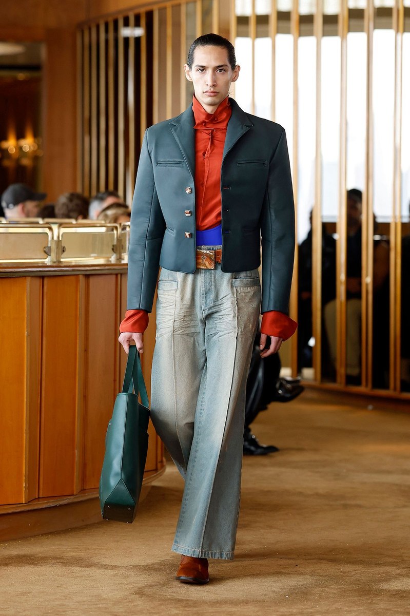 Look 15