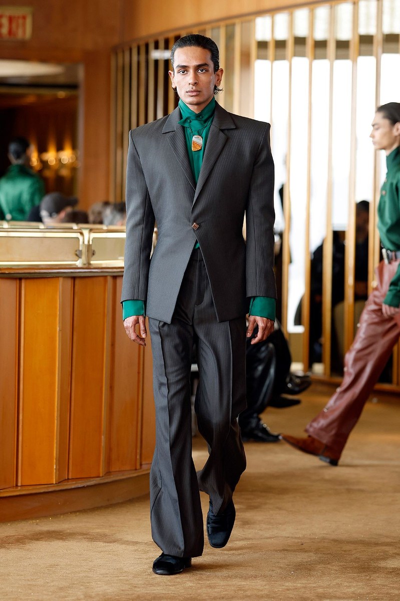 Look 18