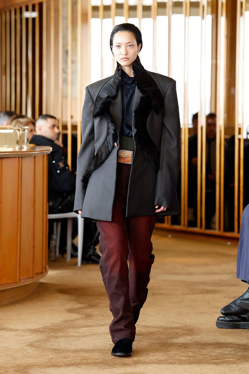 Look 27