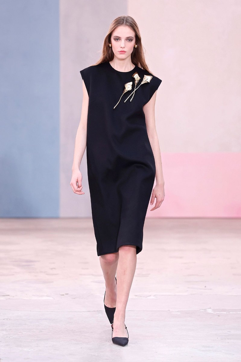 Look 15