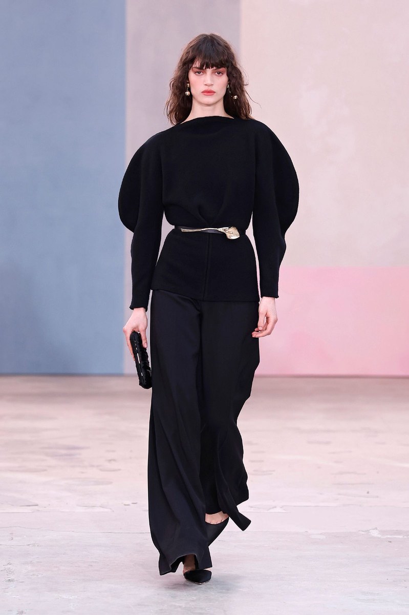 Look 16
