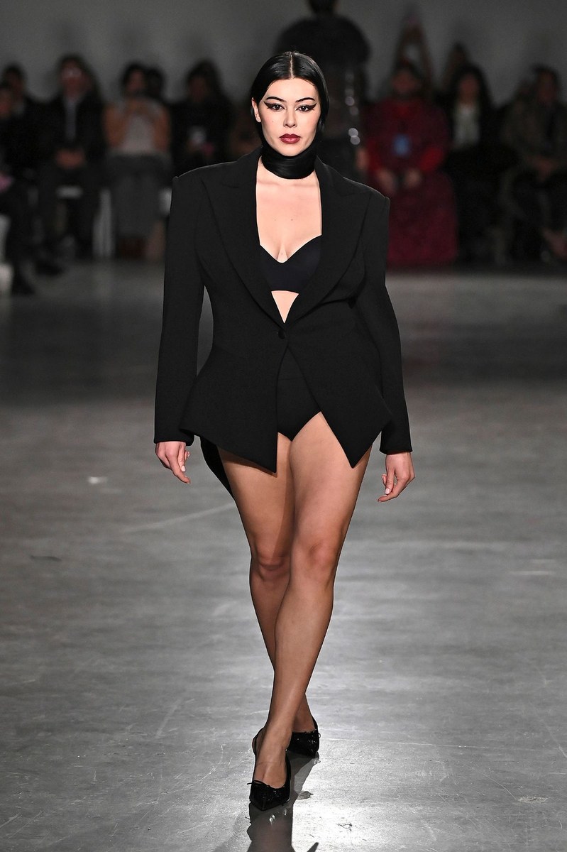 Look 12