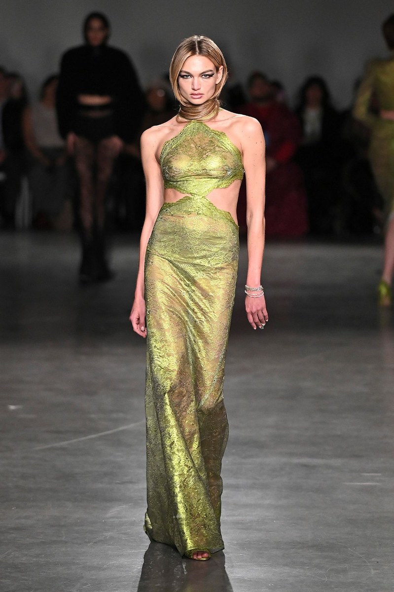 Look 17