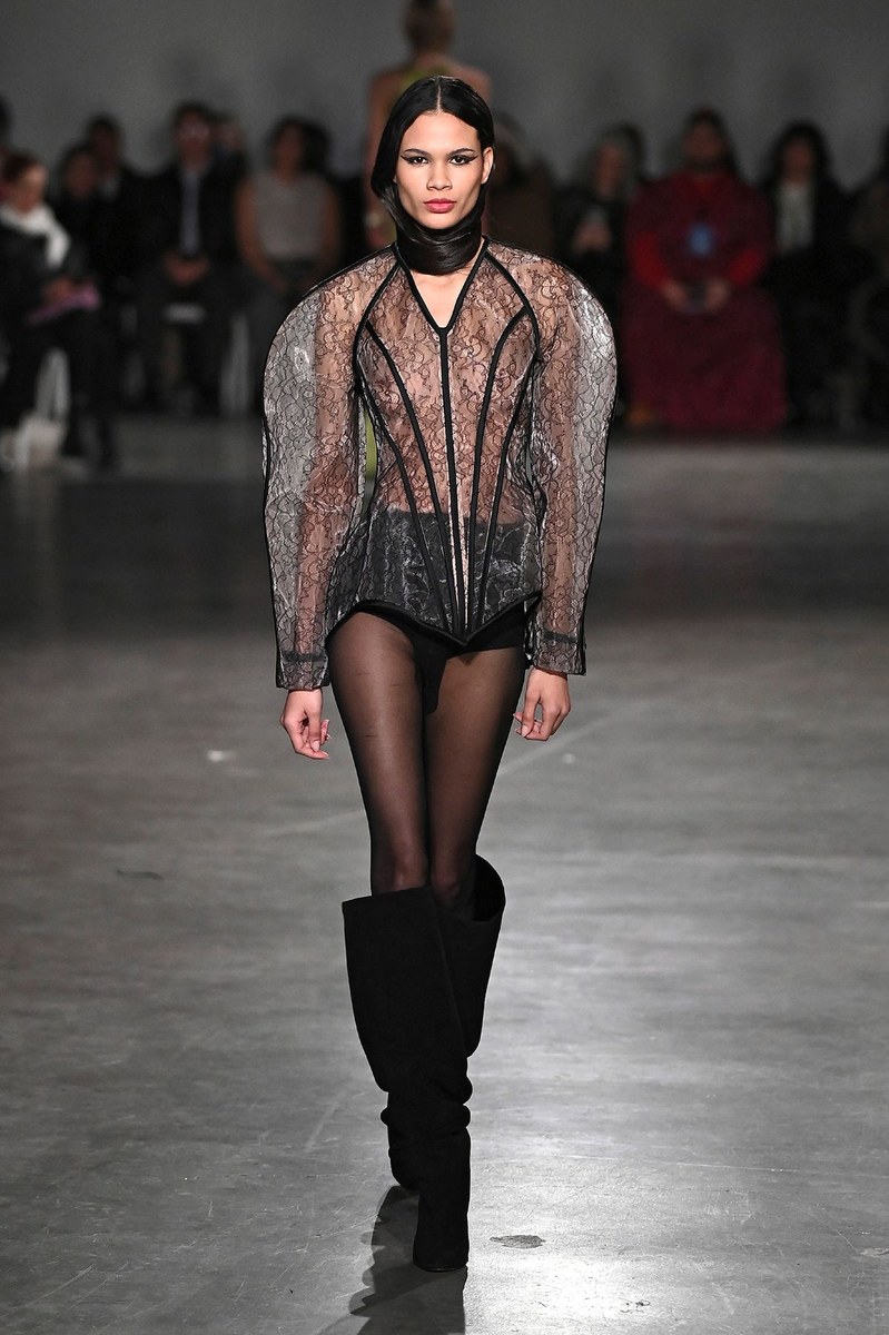 Look 19