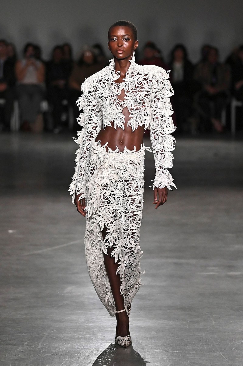 Look 24