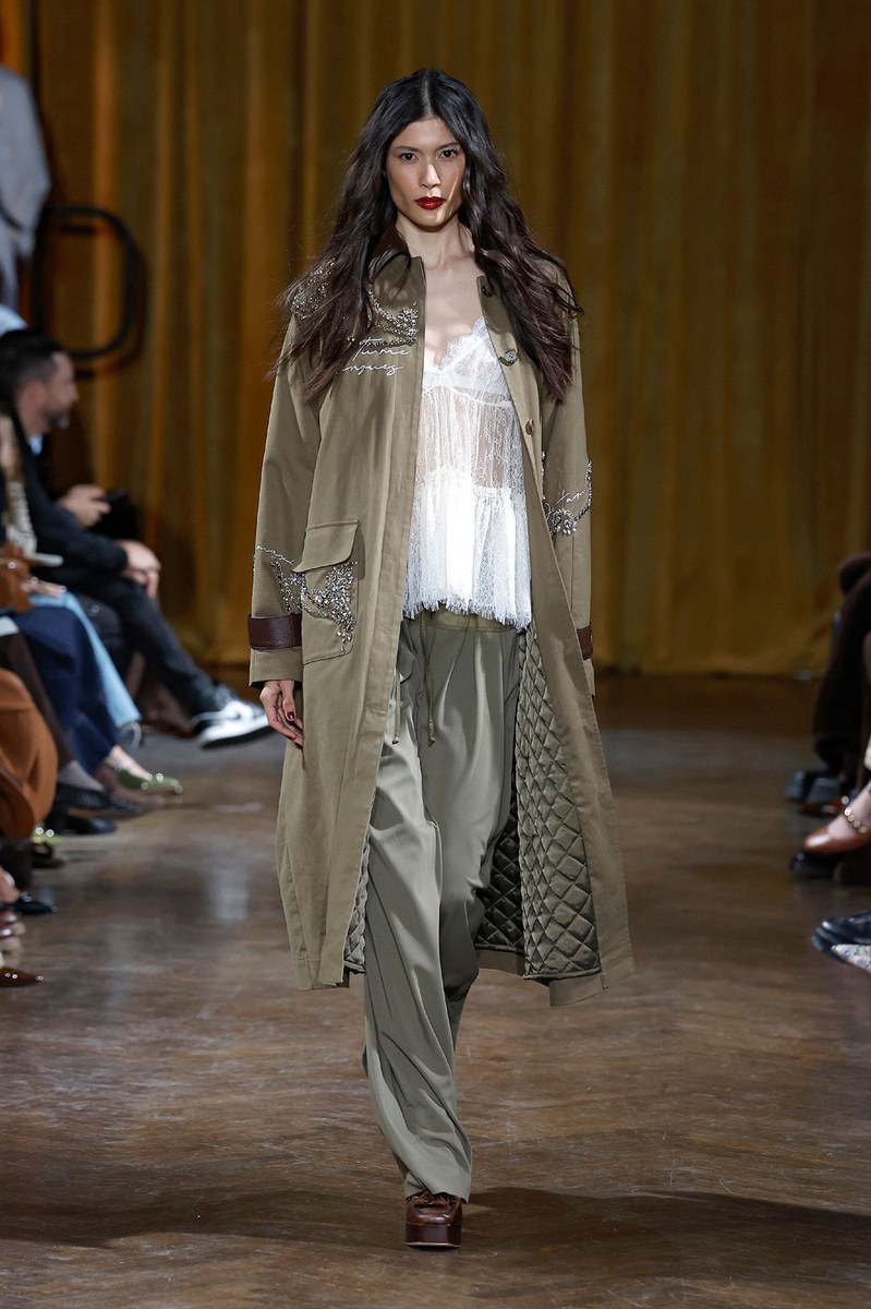 Look 15