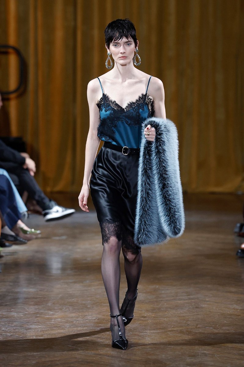 Look 28