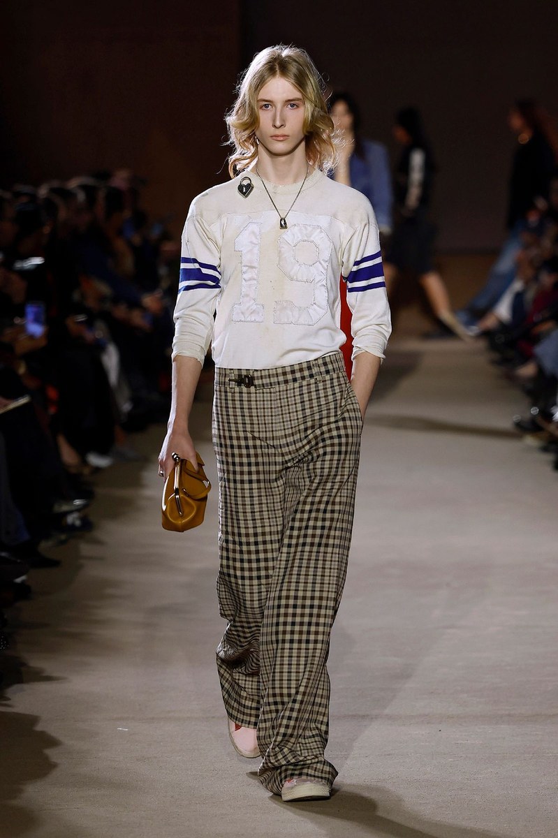 Look 15