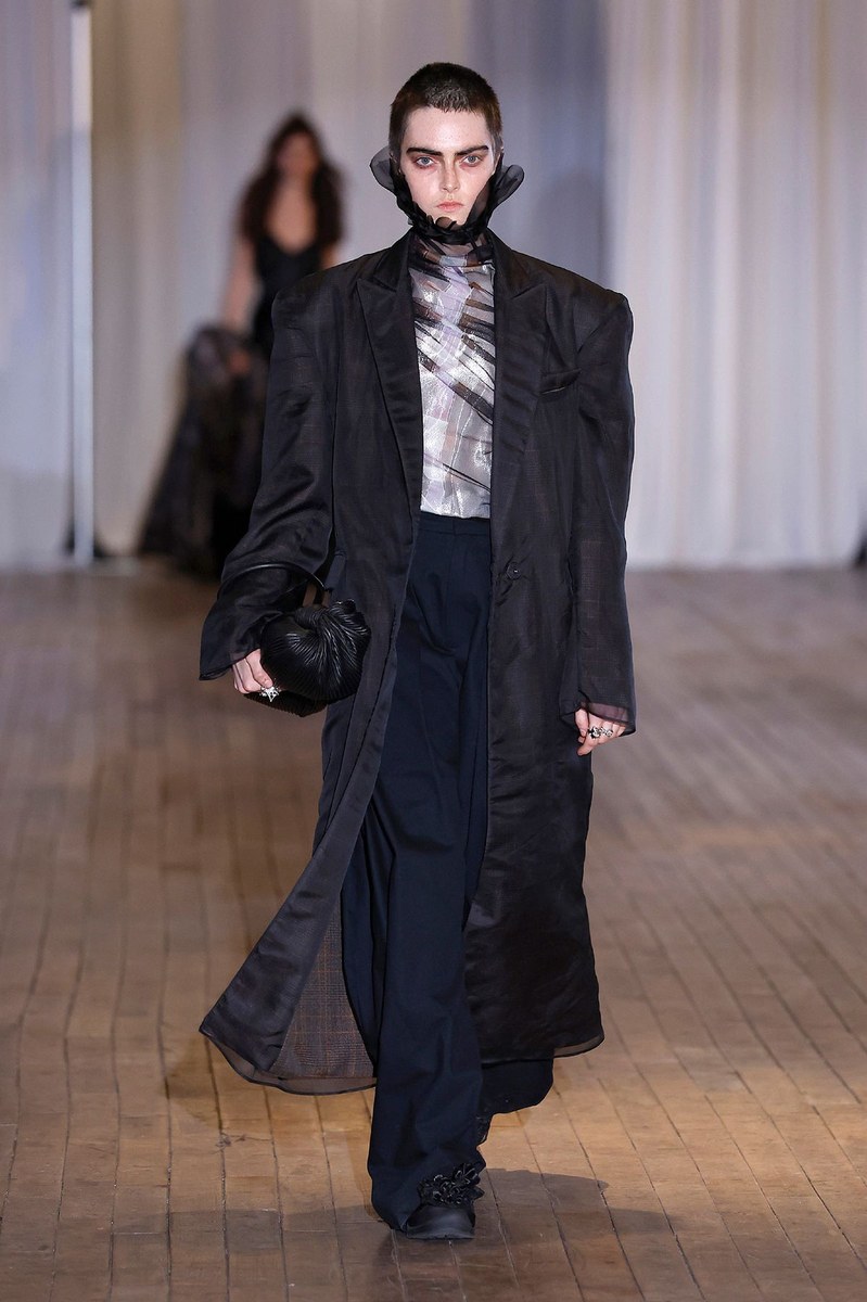 Look 15