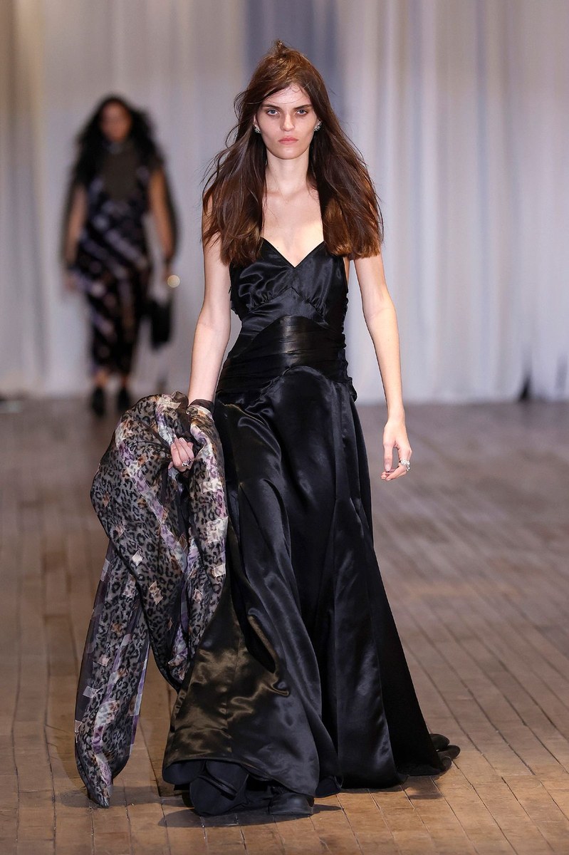 Look 16