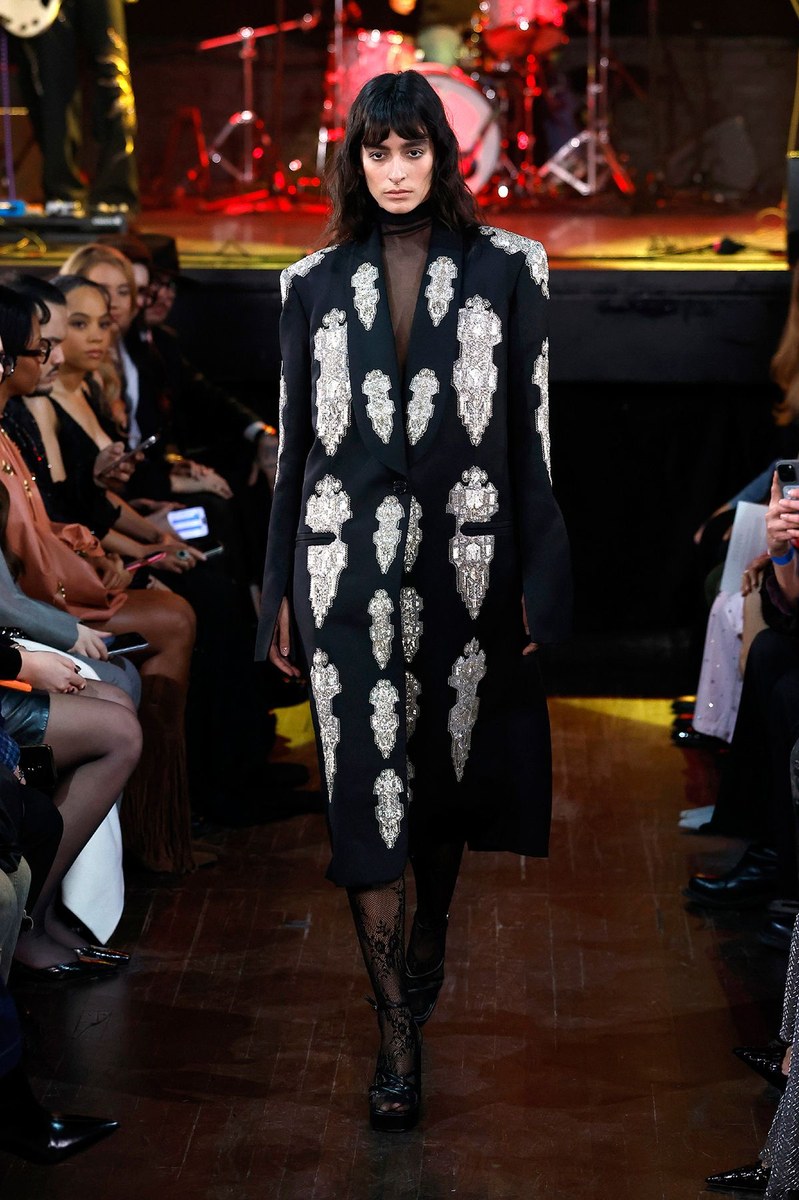 Look 15