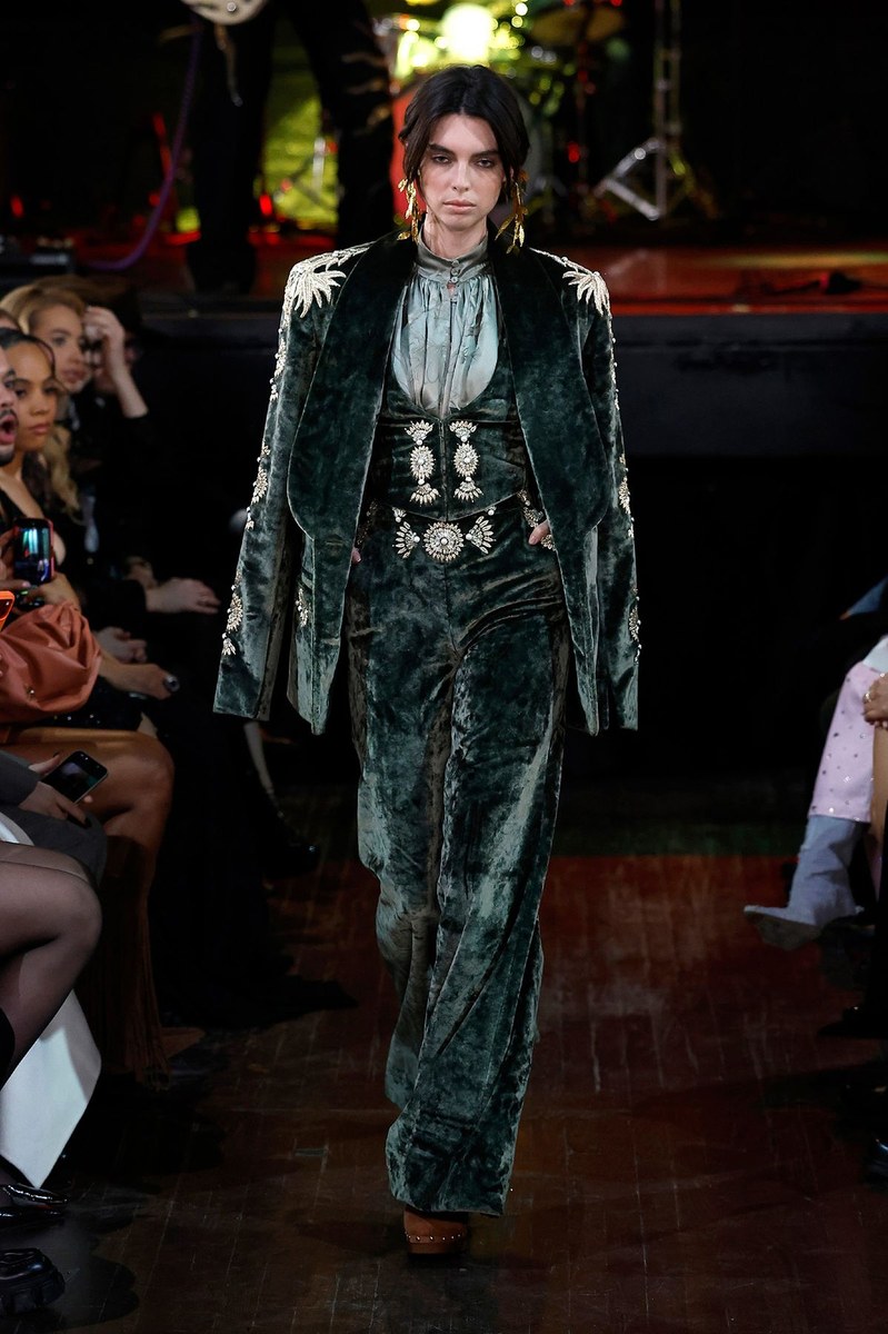 Look 23