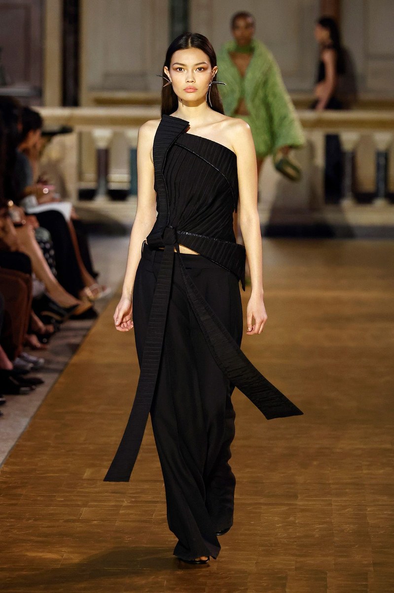 Cult Gaia FW26 Women Looks Report