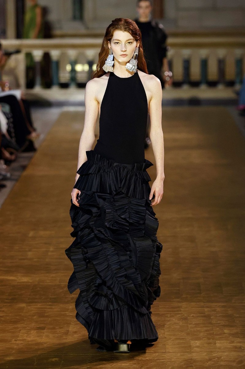 Look 10