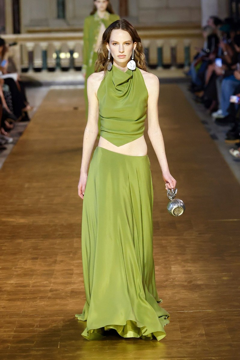 Look 18