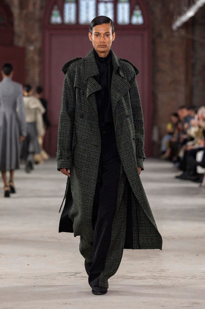 Look 11