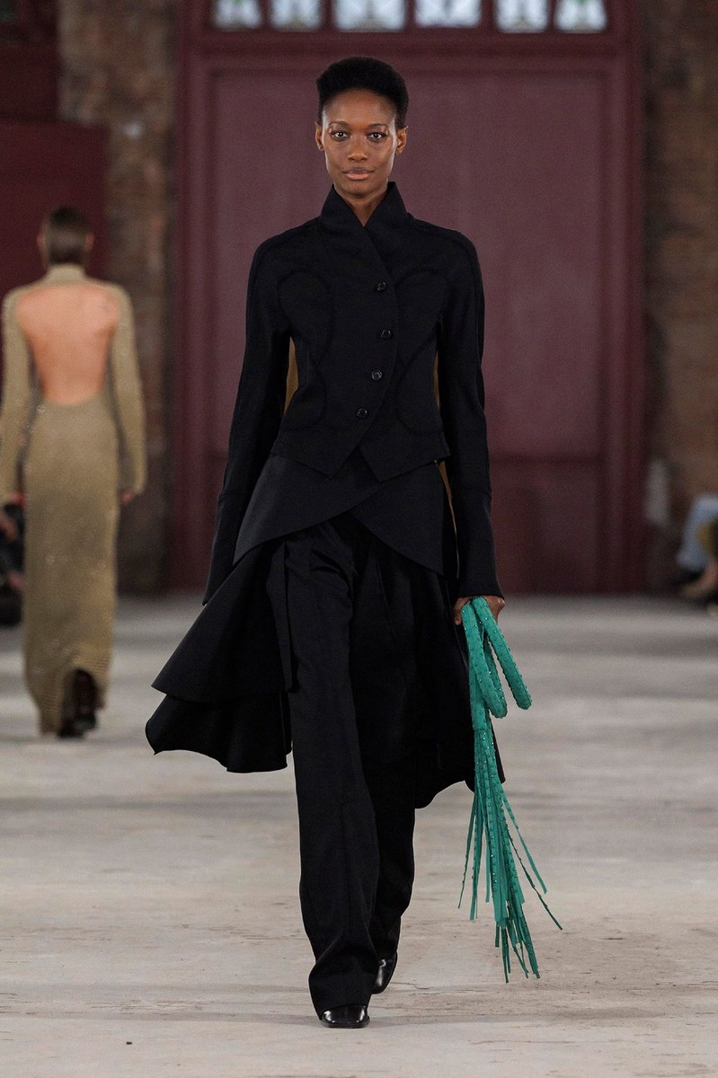Look 15