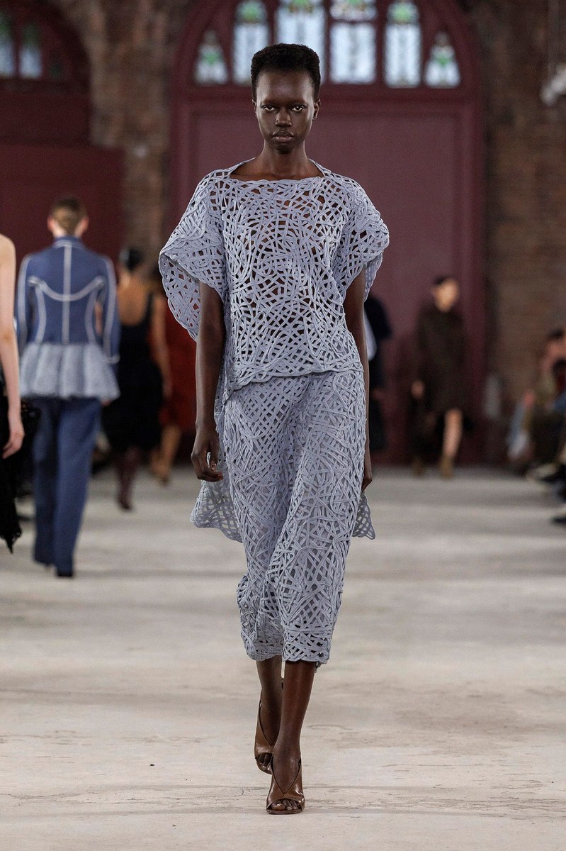 Look 27
