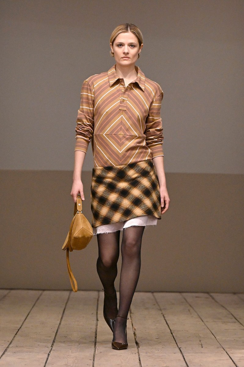 Look 10