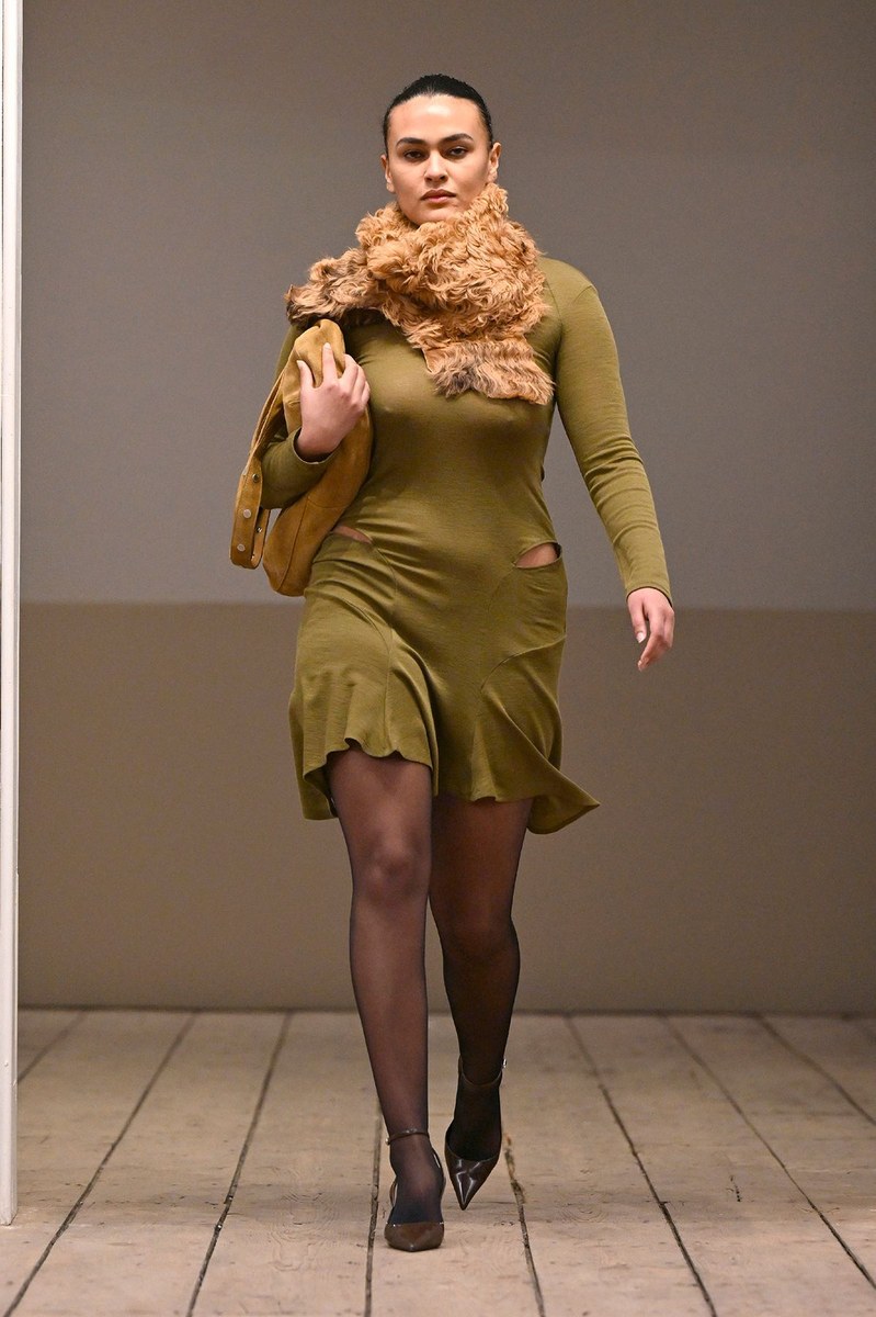 Look 13