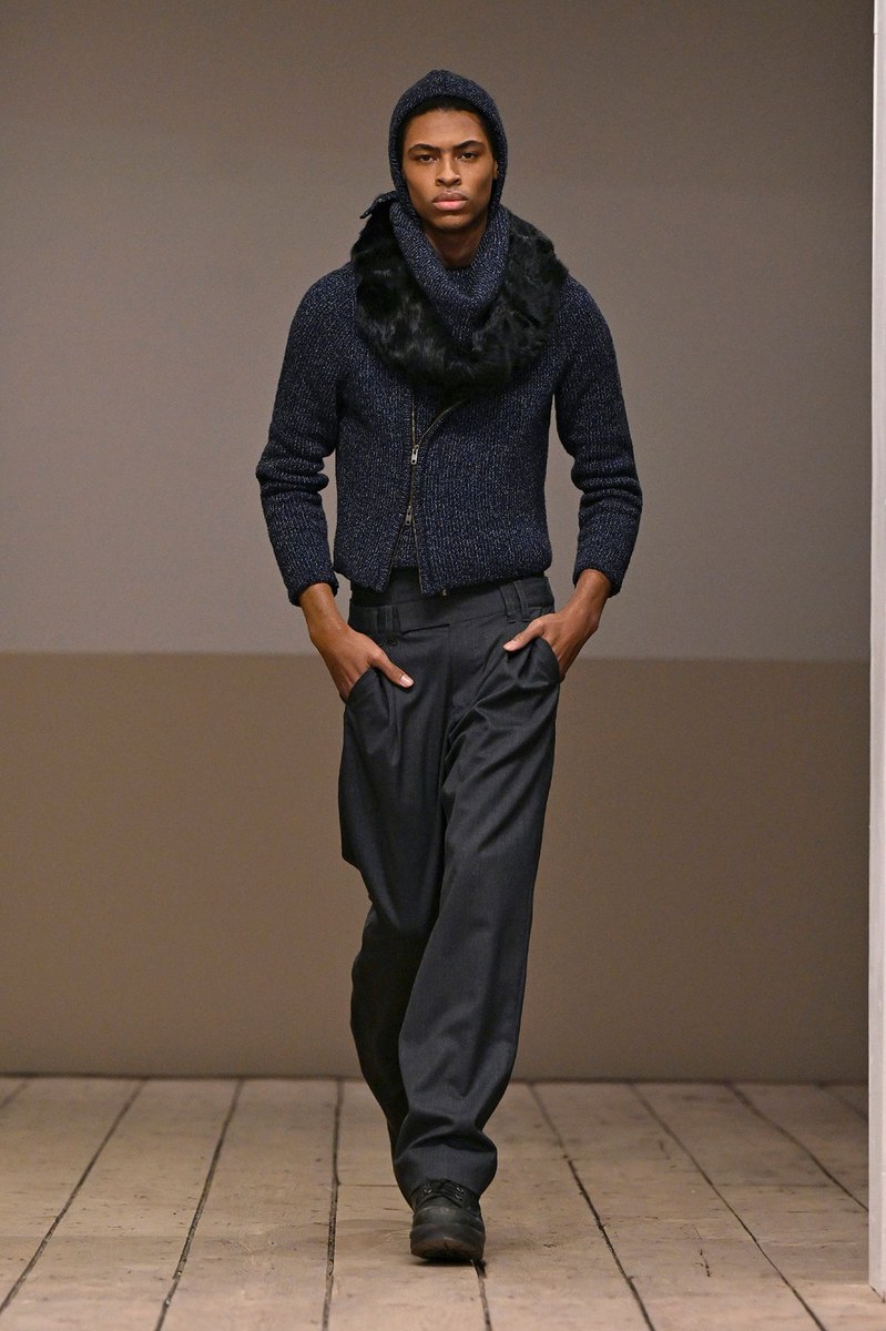 Look 16