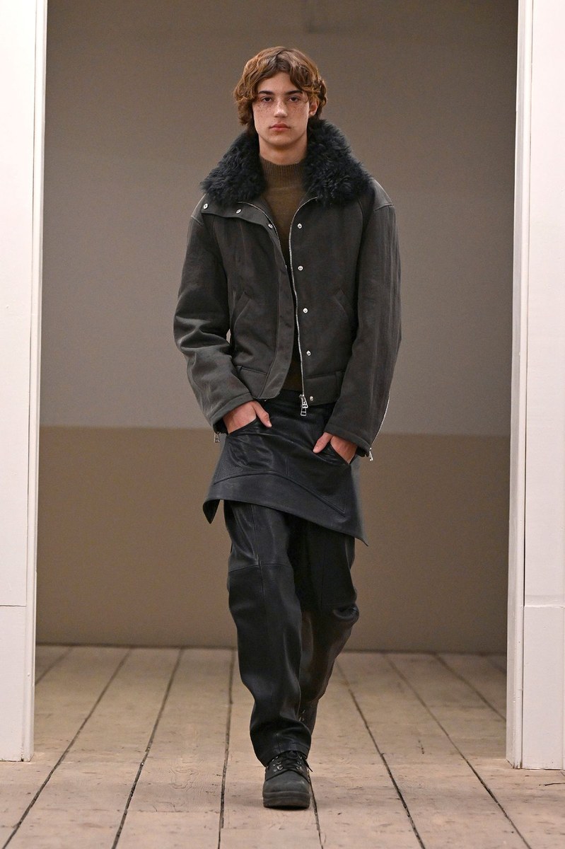 Look 18
