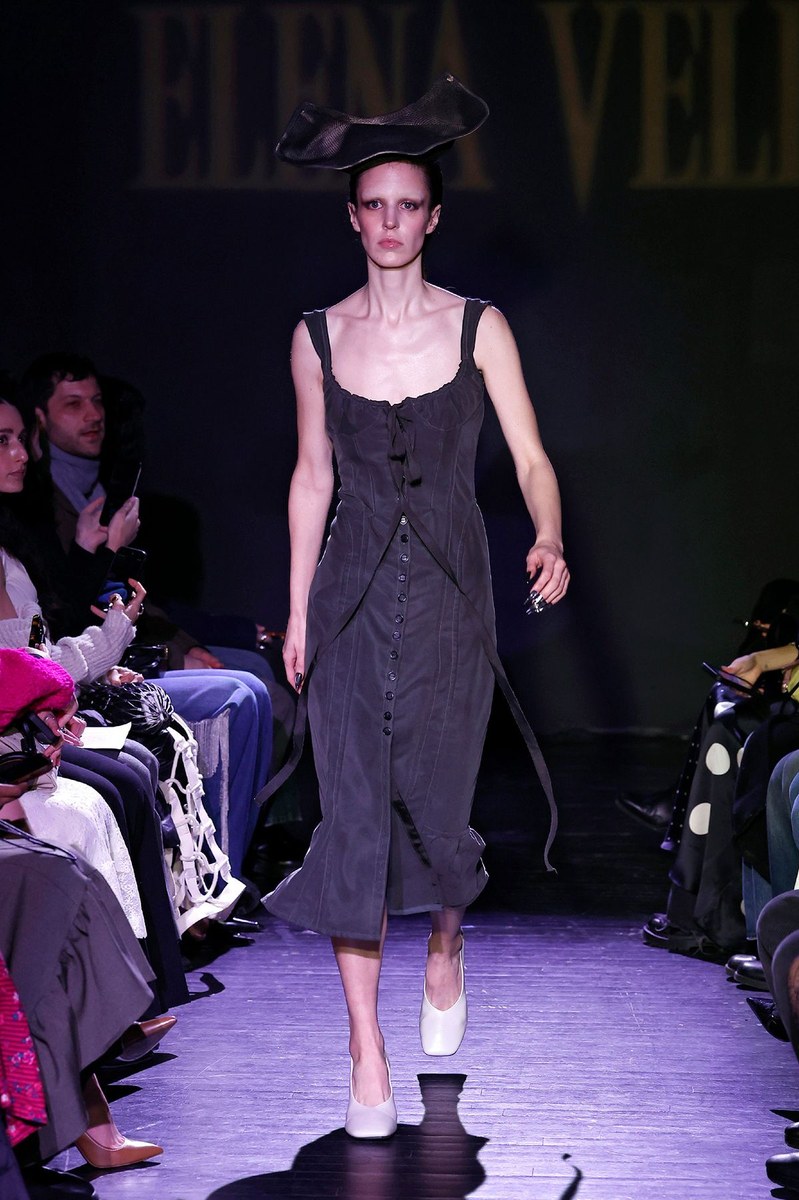 Look 10