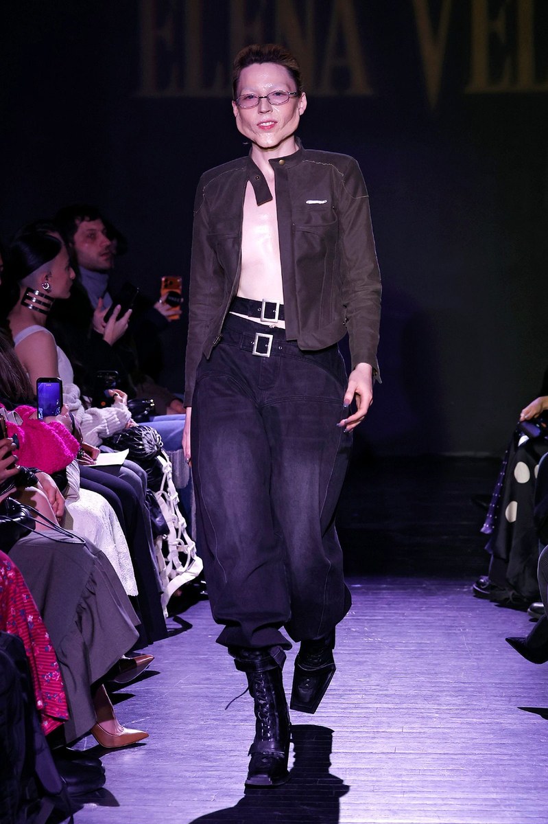 Look 16
