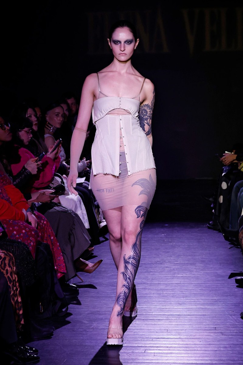 Look 25