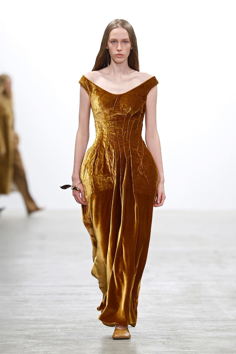 Look 11