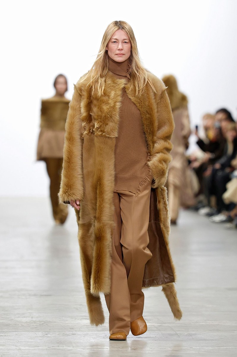 Look 12