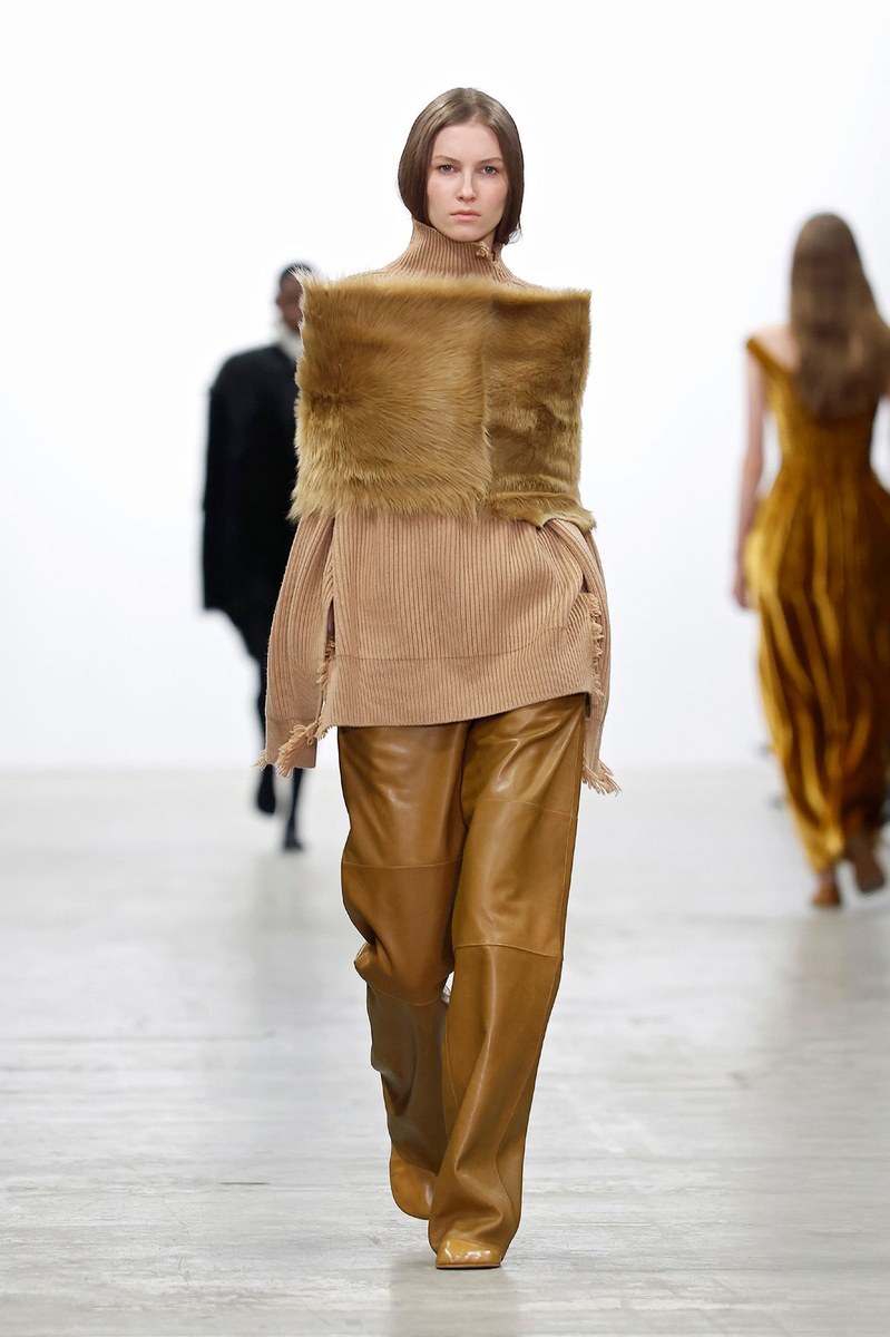 Look 13