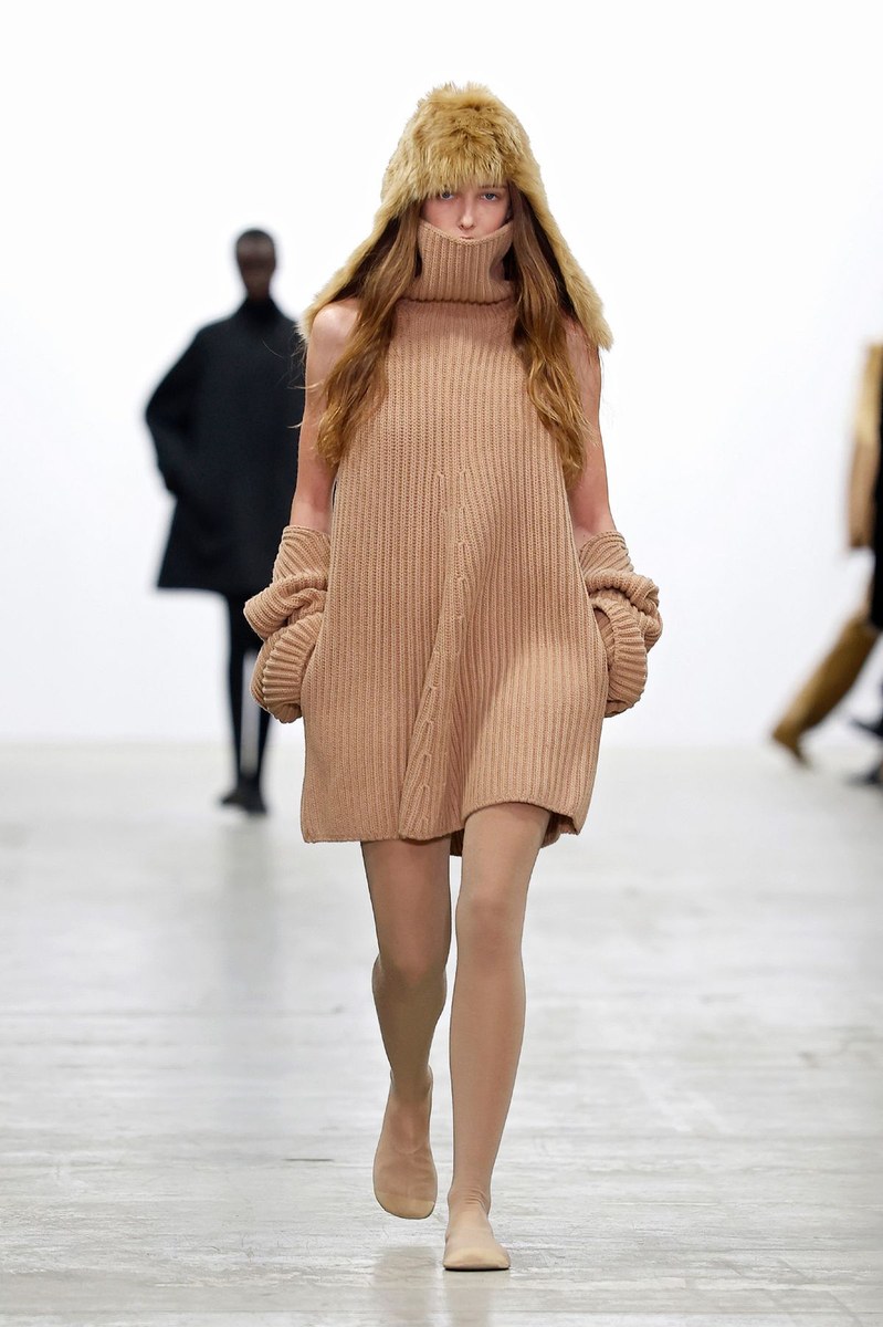Look 16