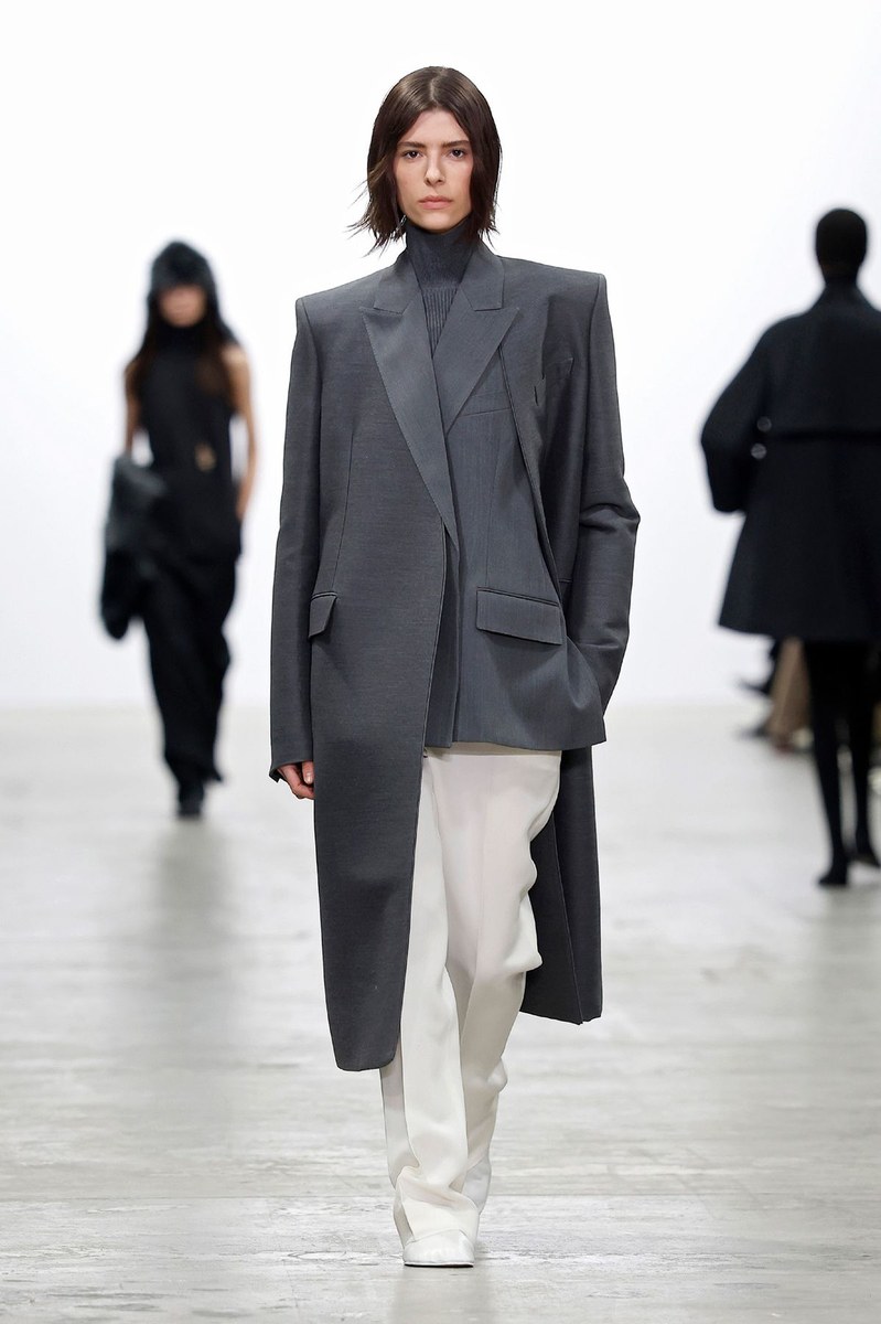 Look 19