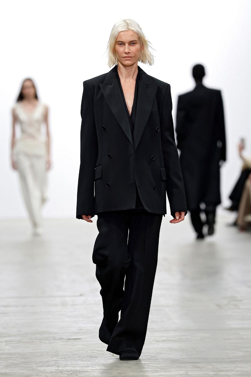 Look 32