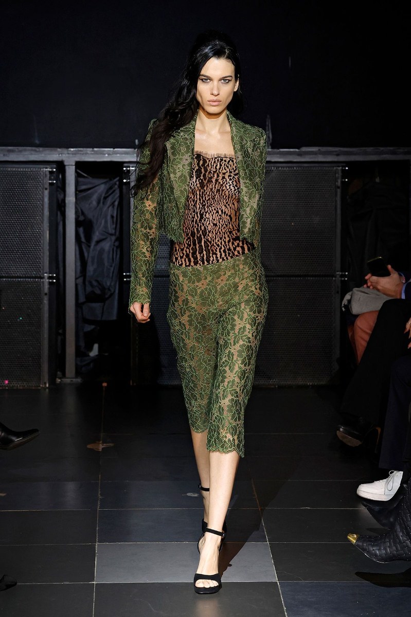 Look 19