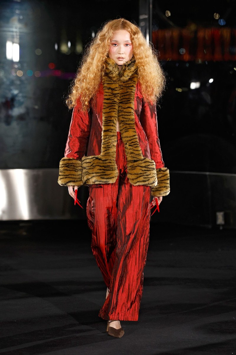 Look 3