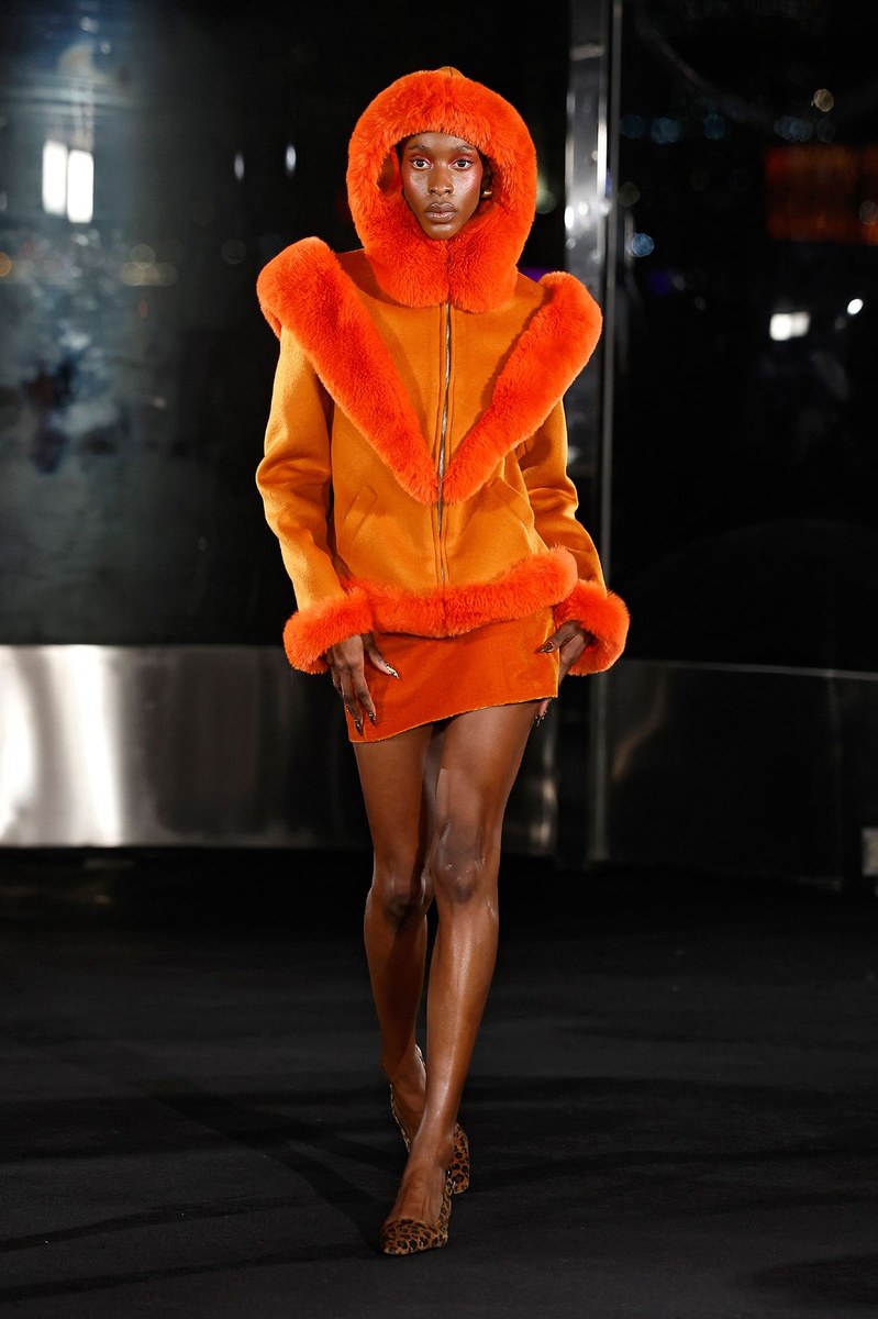 Look 10