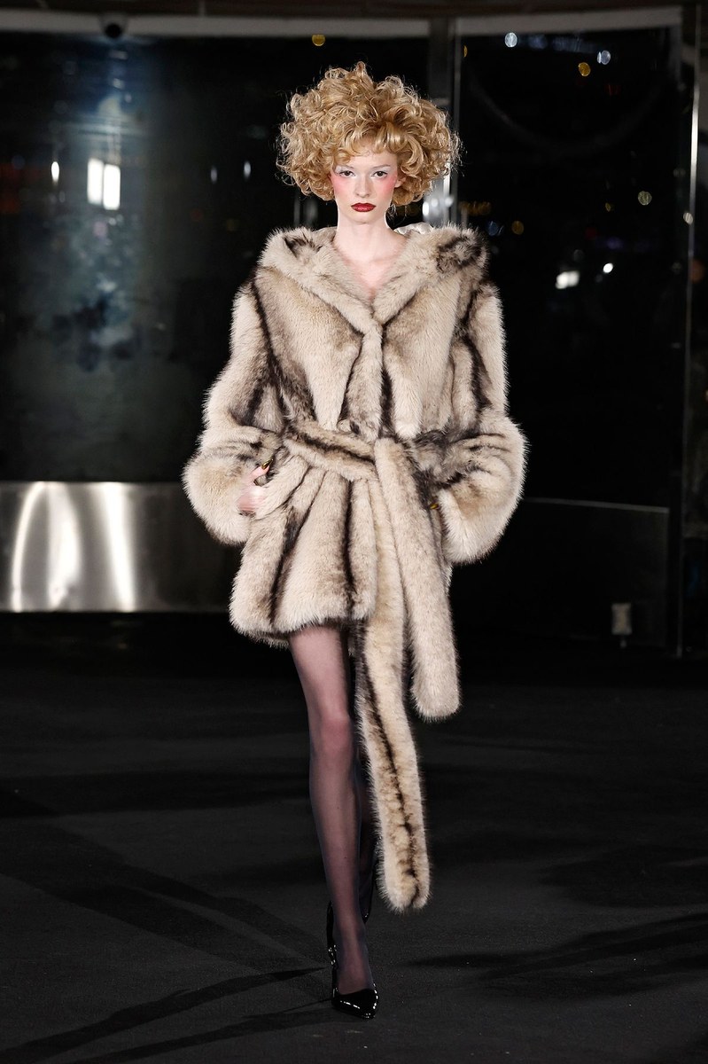 Look 19