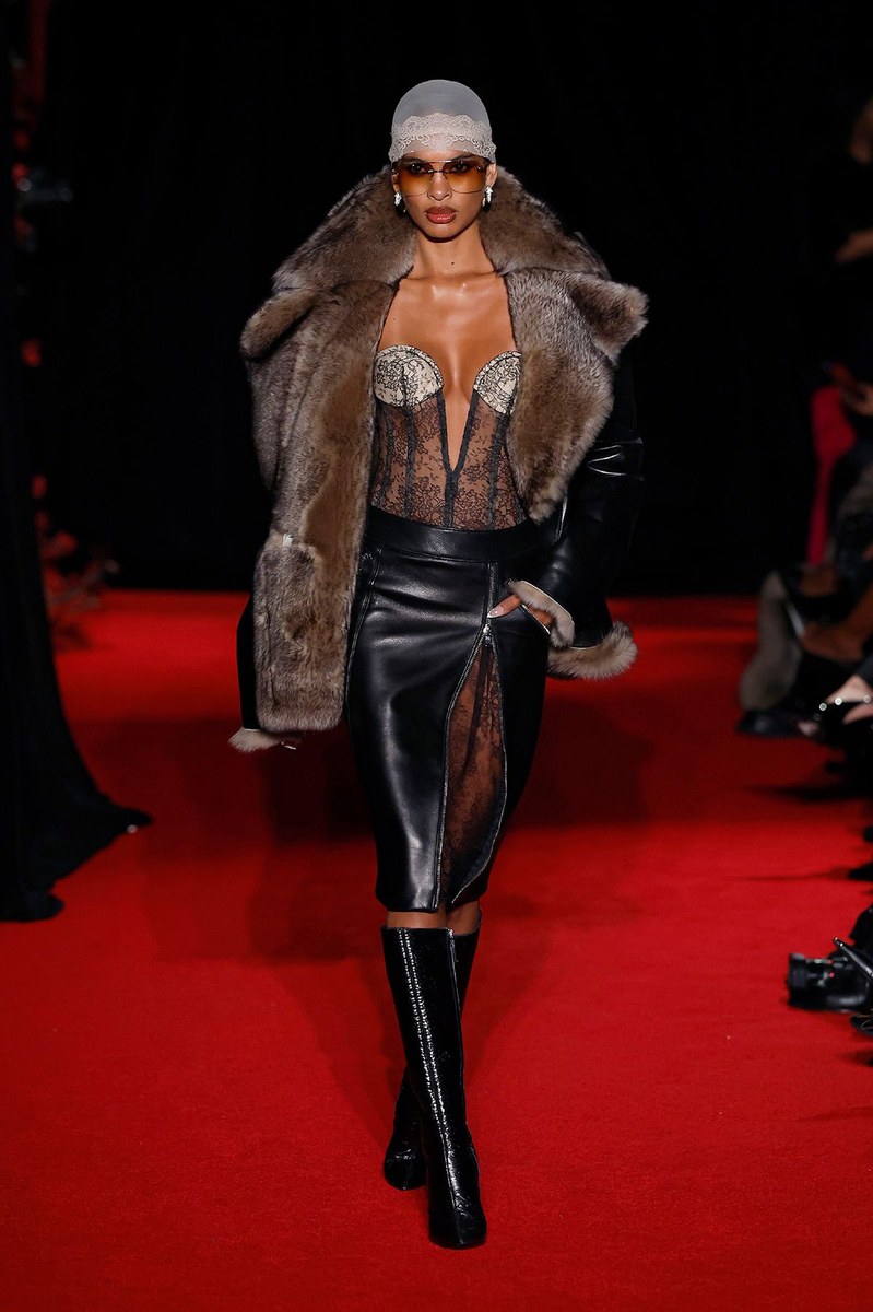 Look 7