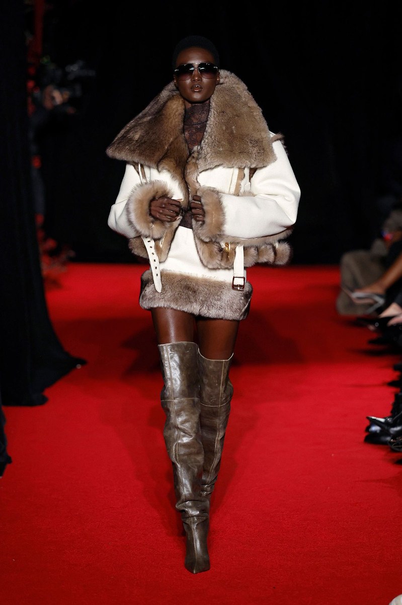 Look 24
