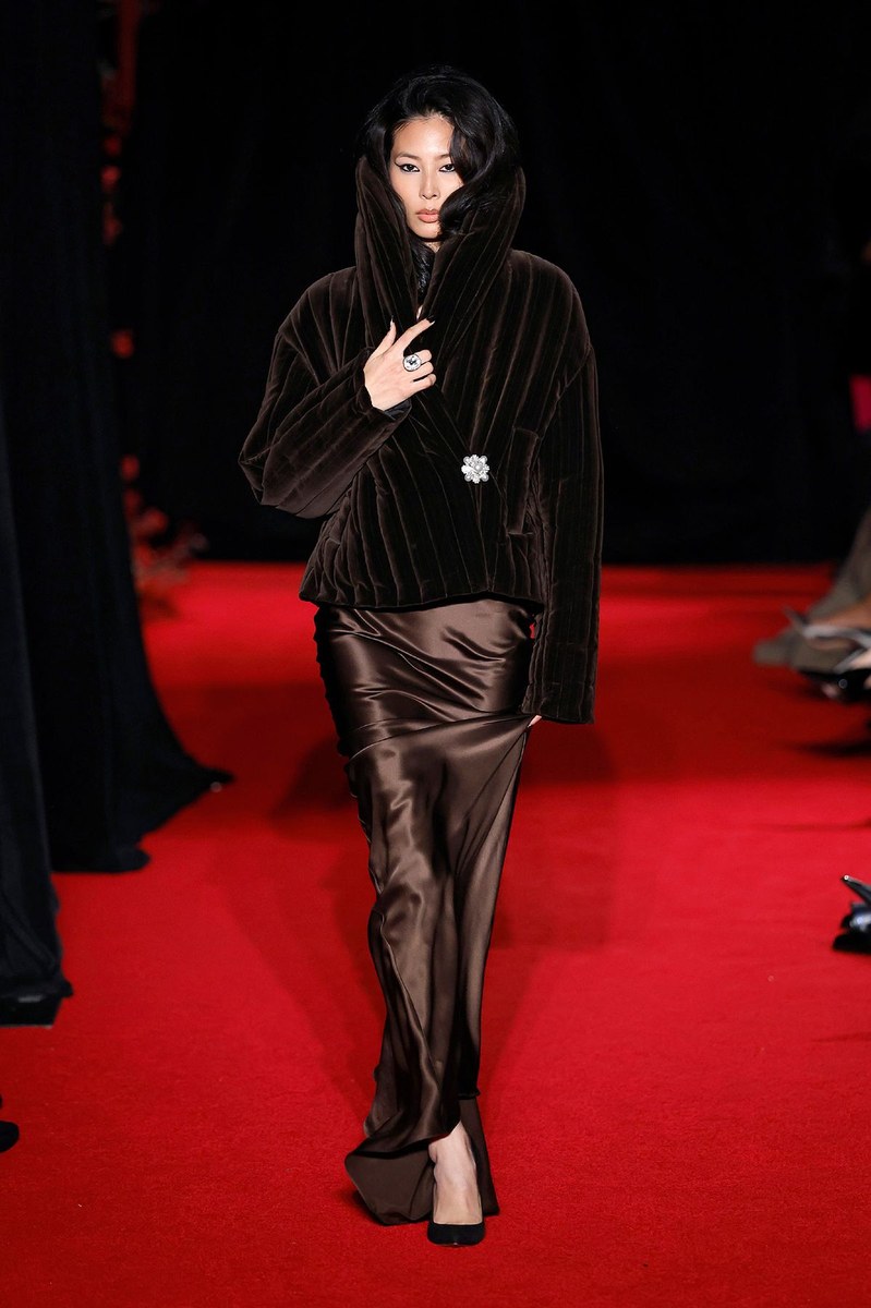 Look 28
