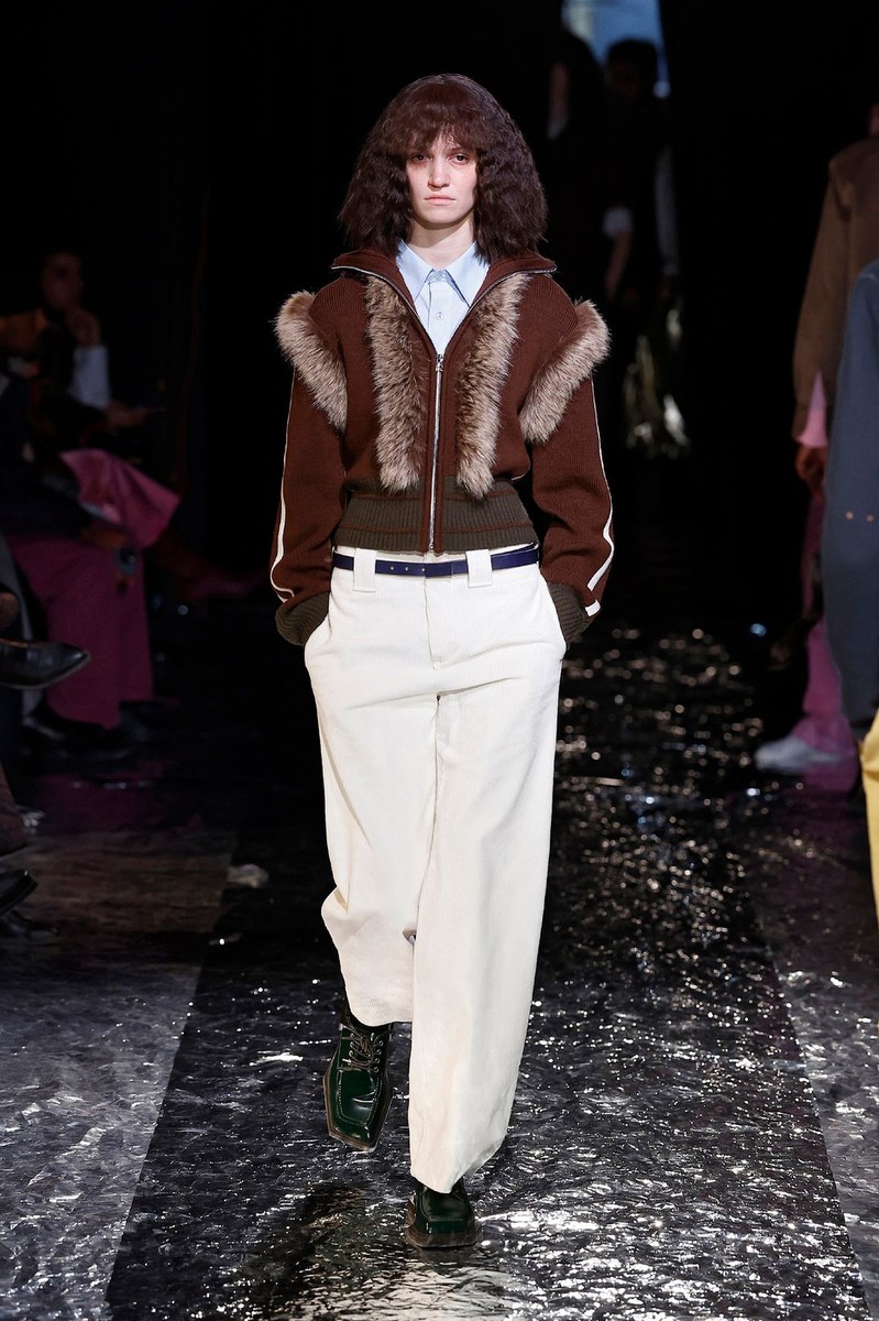 Look 18
