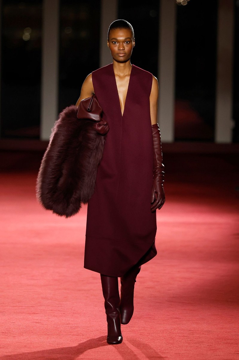 Look 10