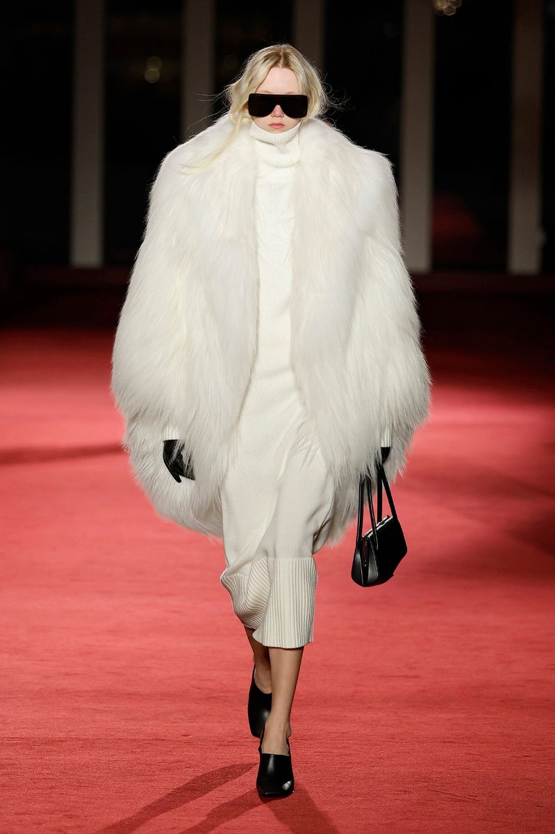 Look 12