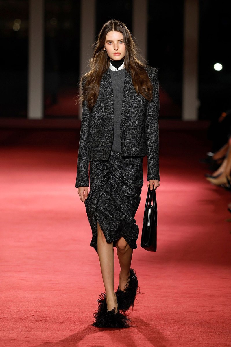Look 15