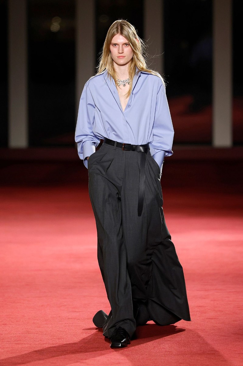 Look 18
